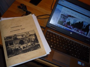 Vuonna 1996 valmistunut sukukirja. 