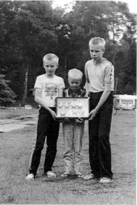 Esa,Hannu ja Anssi Joutsiniemi asuntovaunumatkalla Keski-Euroopassa 1985