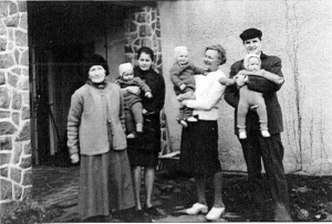 Neljä sukupolvea Kaarelassa pääsiäisenä 1965